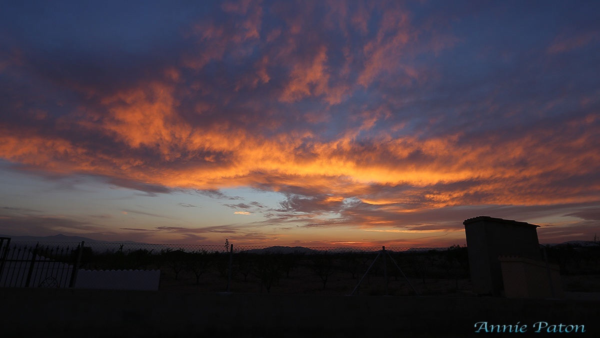 losguillenes-sunsets2.jpg
